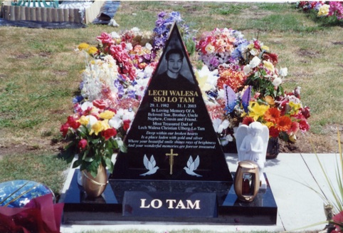  TRIANGLE SHAPE BLACK GRANITE HEADSTONE